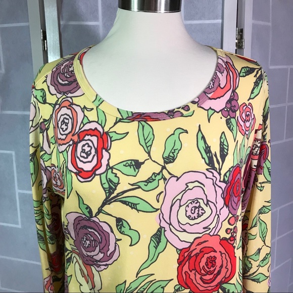 ✂️ Lularoe Debbie rose print - Picture 2 of 4